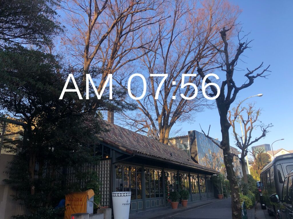 大使館通り 07：56